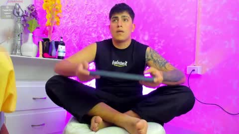 Snapshot of thomas_thundr chatting on March 31, 5:30 am Thomas and Faon online show from March 31, 5:30 am