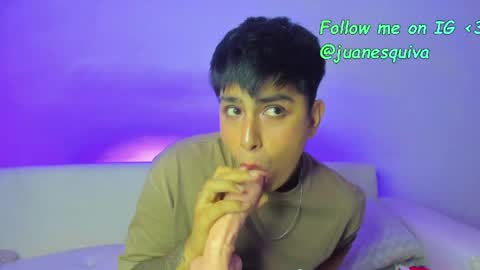 Snapshot of thomas_thundr chatting on April 16, 5:41 am Thomas and Faon online show from April 16, 5:41 am