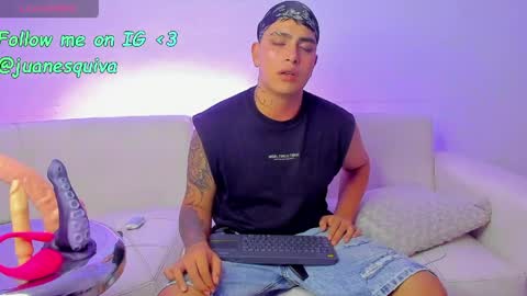 Snapshot of thomas_thundr chatting on April 22, 5:21 am Thomas and Faon online show from April 22, 5:21 am