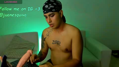 Snapshot of thomas_thundr chatting on April 23, 6:58 am Thomas and Faon online show from April 23, 6:58 am