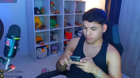 Snapshot of thomascollins__ chatting on February 1, 7:47 am Thomas online show from February 1, 7:47 am