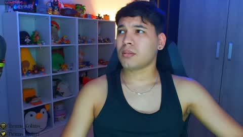 Snapshot of thomascollins__ chatting on February 9, 8:11 am Thomas online show from February 9, 8:11 am