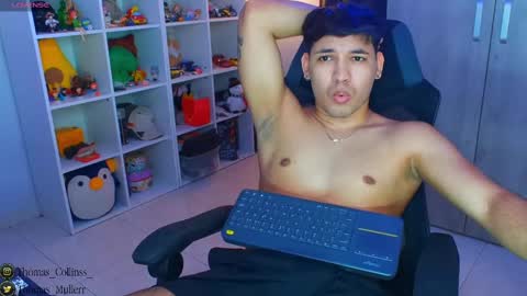 Snapshot of thomascollins__ chatting on February 10, 7:58 am Thomas online show from February 10, 7:58 am