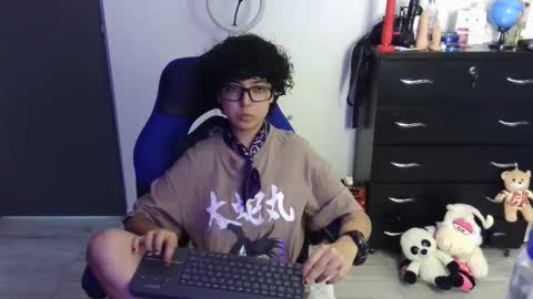 Snapshot of thomascooper_cams chatting on April 16, 7:36 pm VALERIA online show from April 16, 7:36 pm