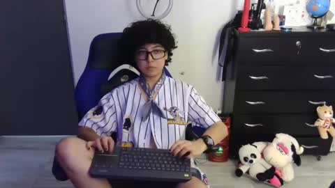 Snapshot of thomascooper_cams chatting on April 18, 6:34 pm VALERIA online show from April 18, 6:34 pm