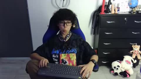 Snapshot of thomascooper_cams chatting on April 19, 8:11 pm VALERIA online show from April 19, 8:11 pm