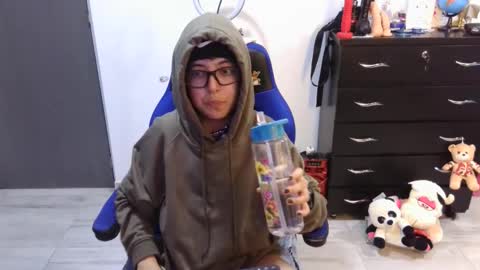 Snapshot of thomascooper_cams chatting on April 28, 8:58 pm VALERIA online show from April 28, 8:58 pm