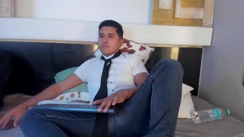 thomasmontero online show from February 11, 3:44 am