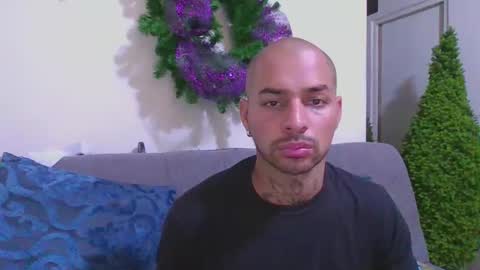 Snapshot of thomassmith2023 chatting on February 12, 7:13 pm thomas  smith online show from February 12, 7:13 pm