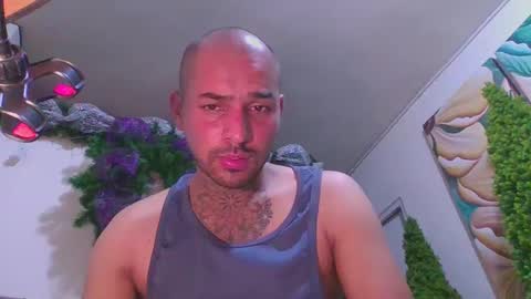 Snapshot of thomassmith2023 chatting on February 21, 1:55 am thomas  smith online show from February 21, 1:55 am