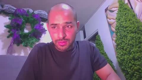 Snapshot of thomassmith2023 chatting on February 23, 4:17 am thomas  smith online show from February 23, 4:17 am