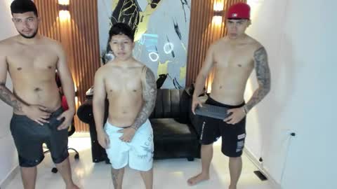 thomson_hot01 online show from October 1, 5:13 am