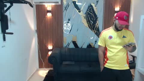 thomson_hot01 online show from June 28, 5:24 am