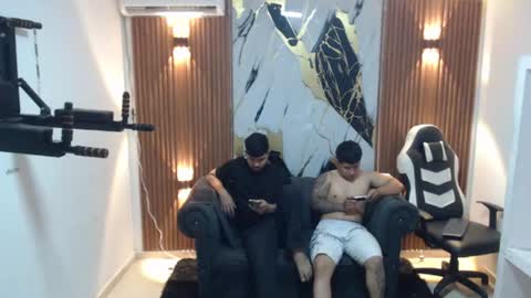 thomson_hot01 online show from June 29, 5:25 am