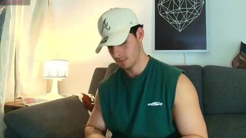 Snapshot of thomylov chatting on December 17, 5:02 am thomylov online show from December 17, 5:02 am