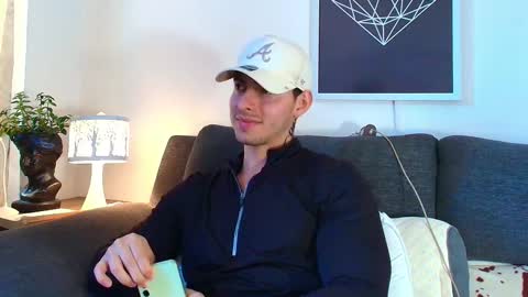 Snapshot of thomylov chatting on March 15, 1:06 pm thomylov online show from March 15, 1:06 pm