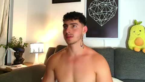 Snapshot of thomylov chatting on March 23, 11:20 pm thomylov online show from March 23, 11:20 pm