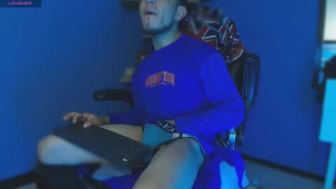 Snapshot of thonixxx_mr chatting on March 26, 3:01 am Thonixxx mr online show from March 26, 3:01 am