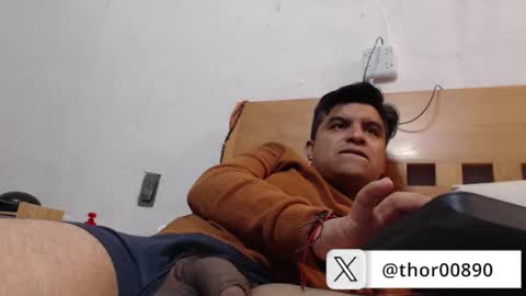 Snapshot of thor0200 chatting on February 19, 5:36 am thor0200 online show from February 19, 5:36 am