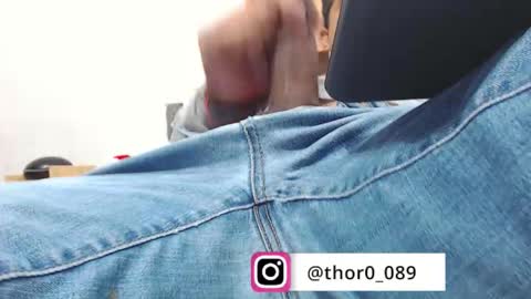 Snapshot of thor0200 chatting on February 27, 4:45 am thor0200 online show from February 27, 4:45 am