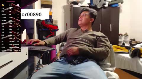 Snapshot of thor0200 chatting on March 24, 4:39 am thor0200 online show from March 24, 4:39 am