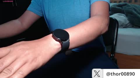 Snapshot of thor0200 chatting on April 3, 4:32 am thor0200 online show from April 3, 4:32 am