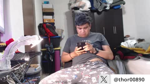 Snapshot of thor0200 chatting on April 8, 7:58 pm thor0200 online show from April 8, 7:58 pm