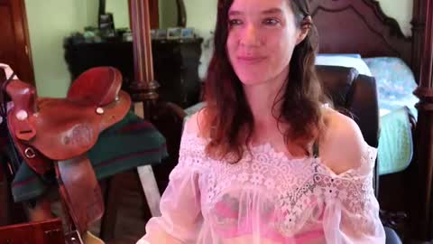 ThornburyRose online show from September 26, 1:48 pm