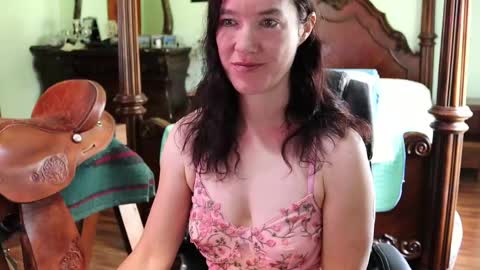 ThornburyRose online show from May 13, 4:37 pm
