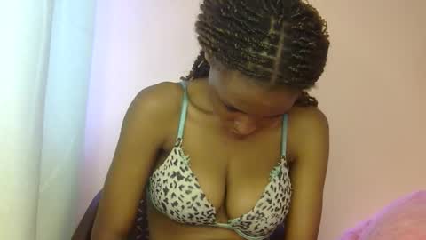Snapshot of thotiana007 chatting on September 11, 9:09 am thotiana007 online show from September 11, 9:09 am