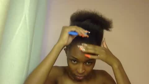 Snapshot of thotiana007 chatting on September 12, 5:40 am thotiana007 online show from September 12, 5:40 am