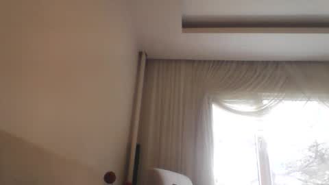 three legs24cm online show from February 6, 7:23 am