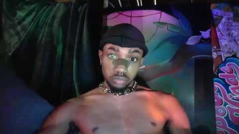 Snapshot of threefreaknyc chatting on January 4, 7:13 am threefreaknyc online show from January 4, 7:13 am