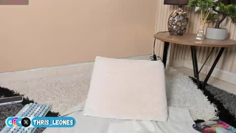 Snapshot of thristan_leones chatting on May 3, 7:25 am Thristan online show from May 3, 7:25 am