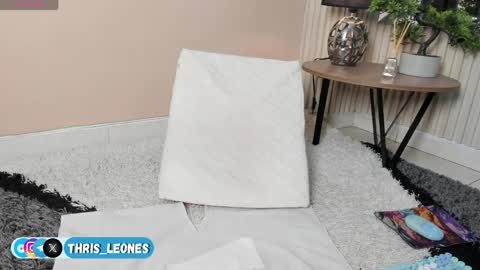 Snapshot of thristan_leones chatting on May 4, 6:53 am Thristan online show from May 4, 6:53 am