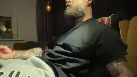 Snapshot of throatface_killah chatting on October 14, 7:14 pm throatface_killah online show from October 14, 7:14 pm