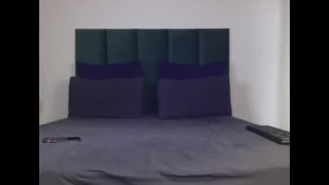 Snapshot of throatgoat2121 chatting on November 18, 6:40 am throatgoat2121 online show from November 18, 6:40 am