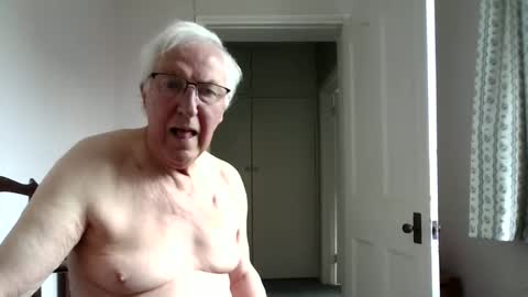Snapshot of thruster99 chatting on May 20, 10:43 am thruster99 online show from May 20, 10:43 am