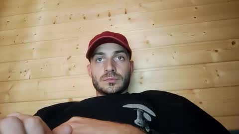 Snapshot of thuaultnoelk chatting on October 5, 2:15 pm thuaultnoelk online show from October 5, 2:15 pm