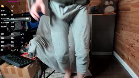 Snapshot of thyleo chatting on March 24, 8:36 pm bigsshark online show from March 24, 8:36 pm