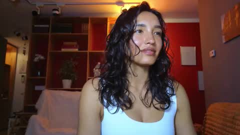 tia_j online show from October 25, 4:57 pm