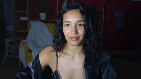 tia_j online show from October 28, 7:05 pm