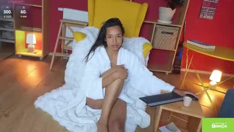 tia_j online show from May 7, 5:18 pm