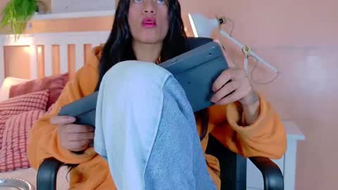 TIANA  online show from October 6, 7:33 pm