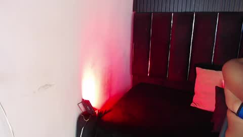 Snapshot of tiana_glow chatting on April 22, 9:49 pm tihana online show from April 22, 9:49 pm