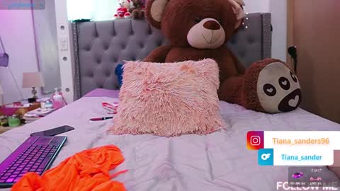 Snapshot of tiana_sanders chatting on February 19, 4:23 am TATIANA online show from February 19, 4:23 am