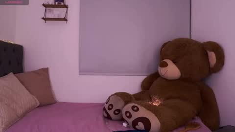 Snapshot of tiana_sanders chatting on March 25, 1:44 am TATIANA online show from March 25, 1:44 am