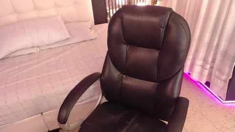 LIA online show from February 18, 12:45 pm