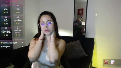 Snapshot of tiana_sweett chatting on July 1, 1:40 am tiana online show from July 1, 1:40 am