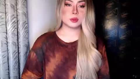 arianna tiara online show from December 5, 4:03 pm